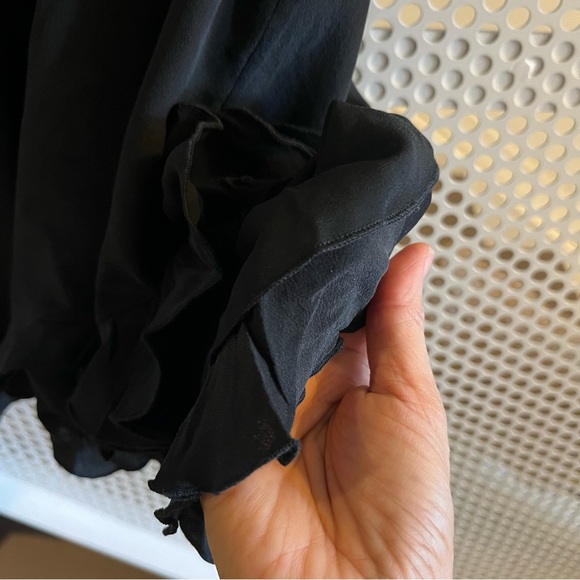 Chaser Surplice Romper with Ruffled Sleeves and Hems Size Medium in Black NWT - Picture 7 of 12